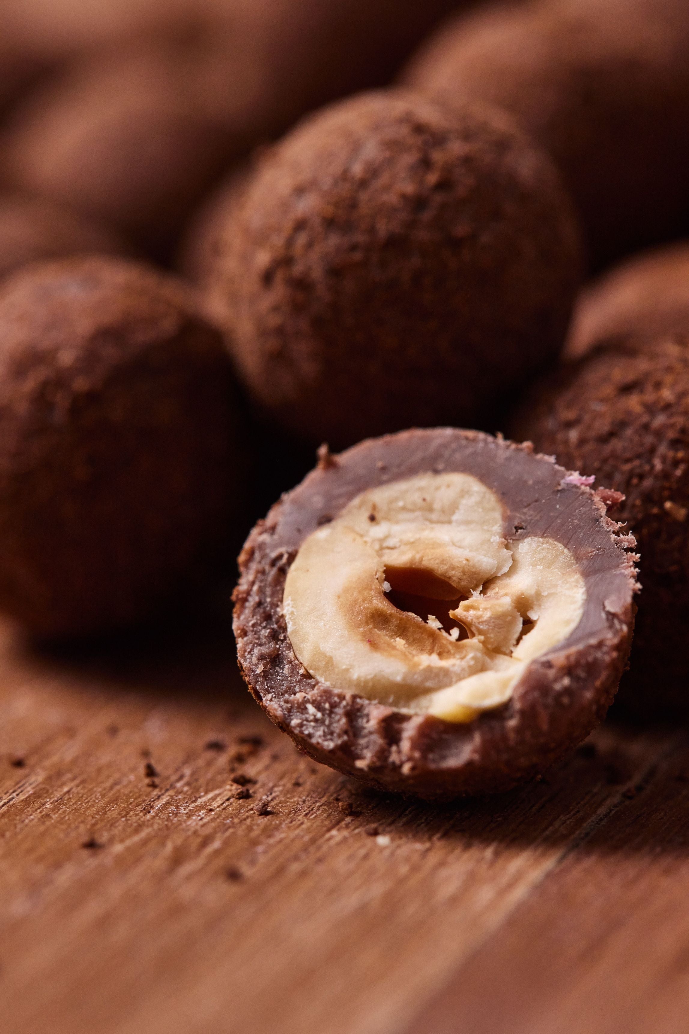 Nocciole ricoperte di caffè e cioccolato gianduia